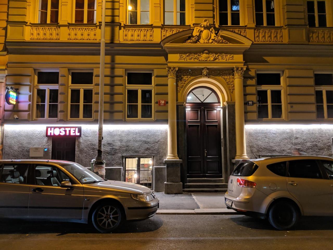 Clown And Bard Hostel Praha Eksteriør bilde