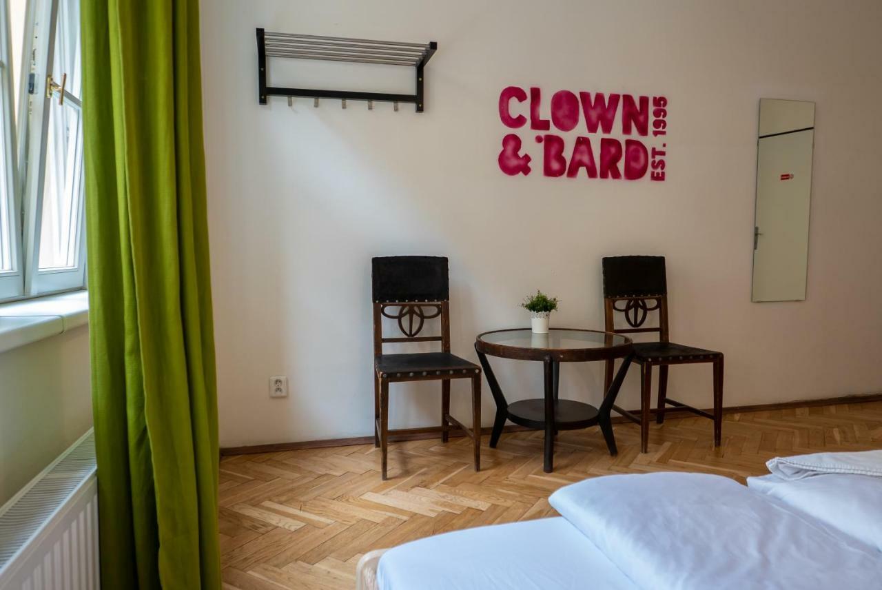 Clown And Bard Hostel Praha Eksteriør bilde